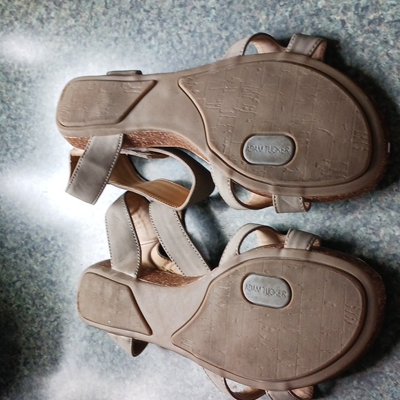 Sandals 10 TomTucker by Me Too - Picture 5 of 8